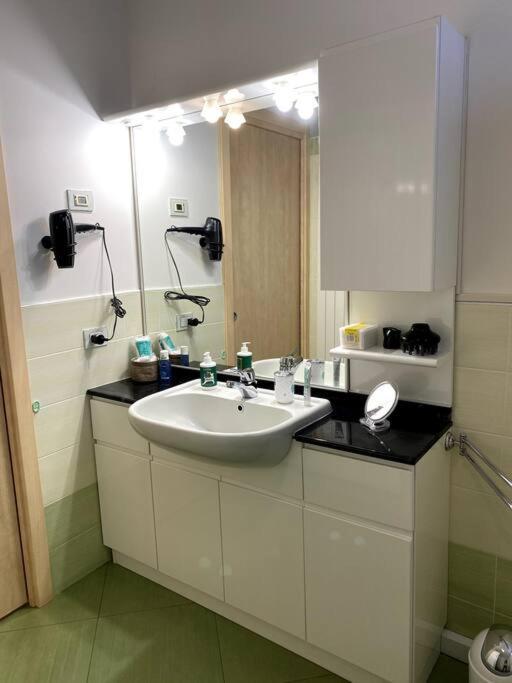Casa Vacanza Veronica Con Giardino Verbania Zewnętrze zdjęcie